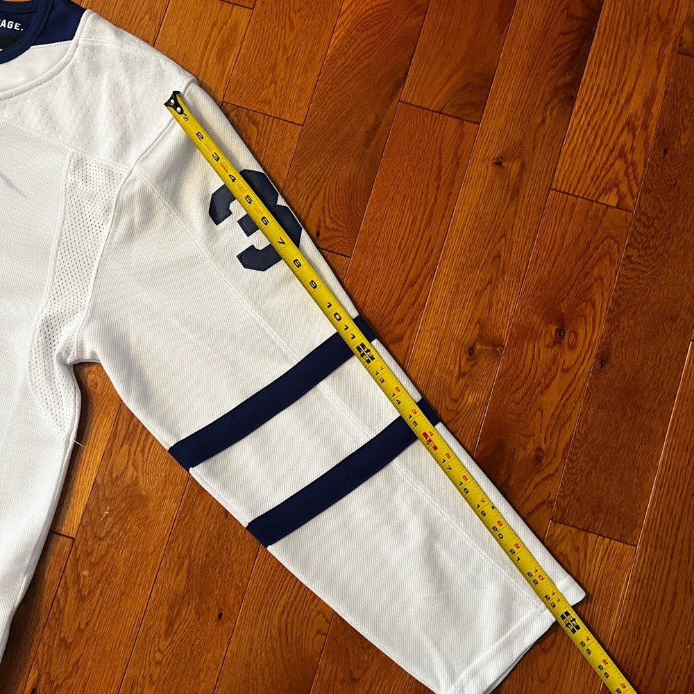 White Matthews Maple Leafs Jersey - Picture 10 of 10